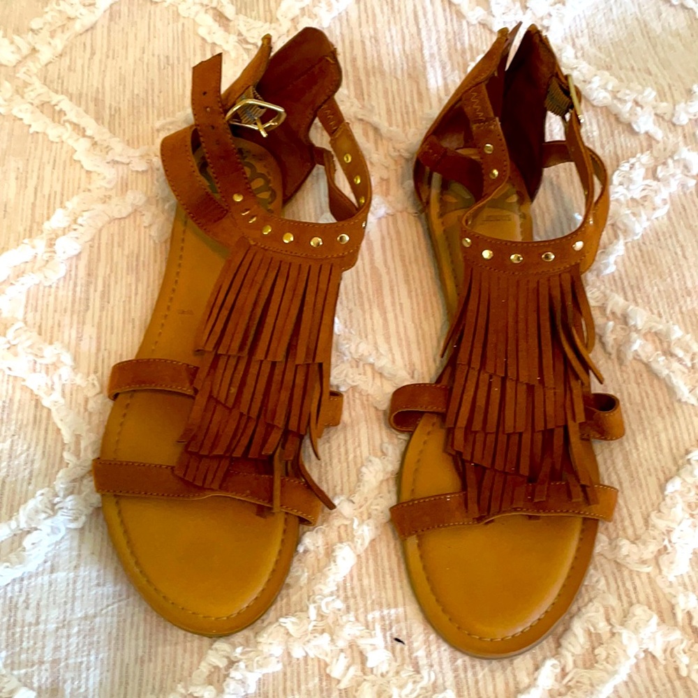 Moccasin sandals